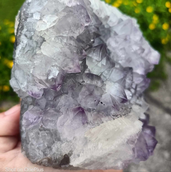 Amethyst free standing with apocalyte & Dendrite inclusions from Brizil Raw - Picture 3 of 10
